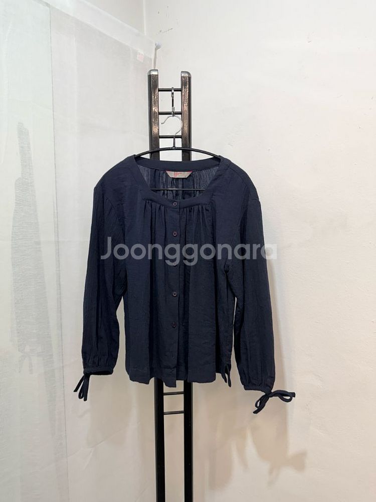 (S)에잇세컨즈 손목리본 스퀘어넥 블라우스 3670--0