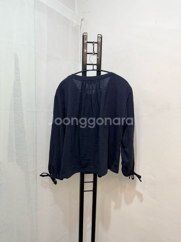 (S)에잇세컨즈 손목리본 스퀘어넥 블라우스 3670--3