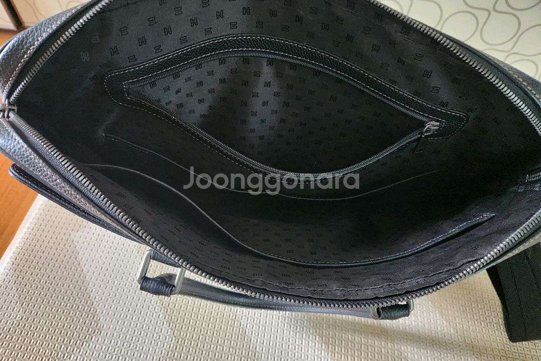 닥스 삼각패턴배색 가방--3