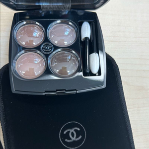 샤넬 레 꺄트르 옹브르 옵스뀌(새상품)