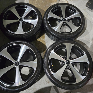 (판매) 폭스바겐 골프 썬더st 18인치 휠타이어 판매