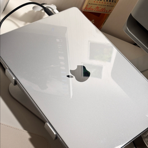 맥북프로 14 실버 M3pro 18gb 1tb 거의새거