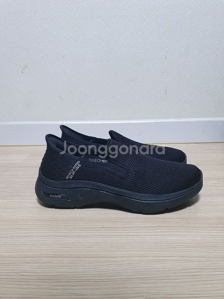 스케쳐스 아치핏 블랙 슬립온 265--0