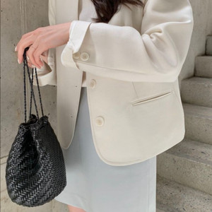 릴리코츠 리에뜨 아이보리 자켓 타낫 더바넷 르플레인