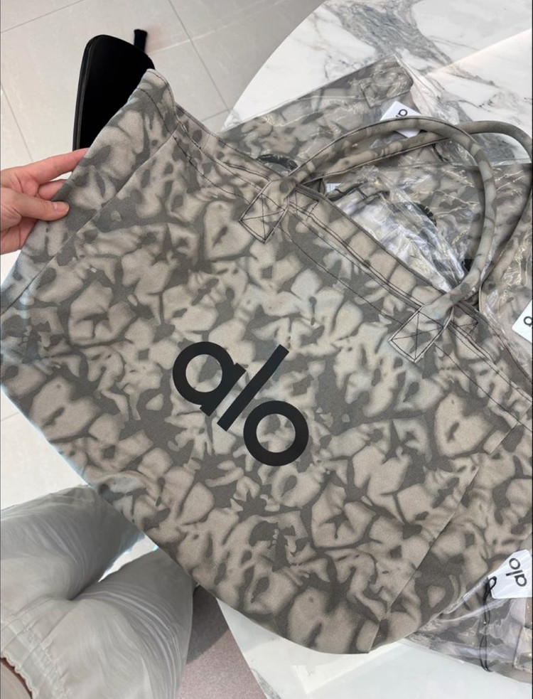 ALO 알로요가 알로 가방 토트백 쇼퍼백--6