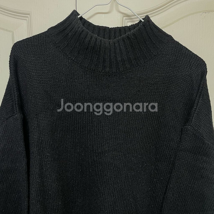 빅사이즈 로미스토리 블랙 도톰한 니트 반폴라--2