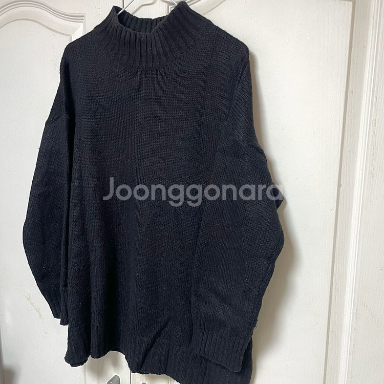 빅사이즈 로미스토리 블랙 도톰한 니트 반폴라--1