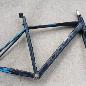 블랙캣 R8 로드 프레임