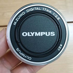 올림푸스 17mm f2.8 렌즈