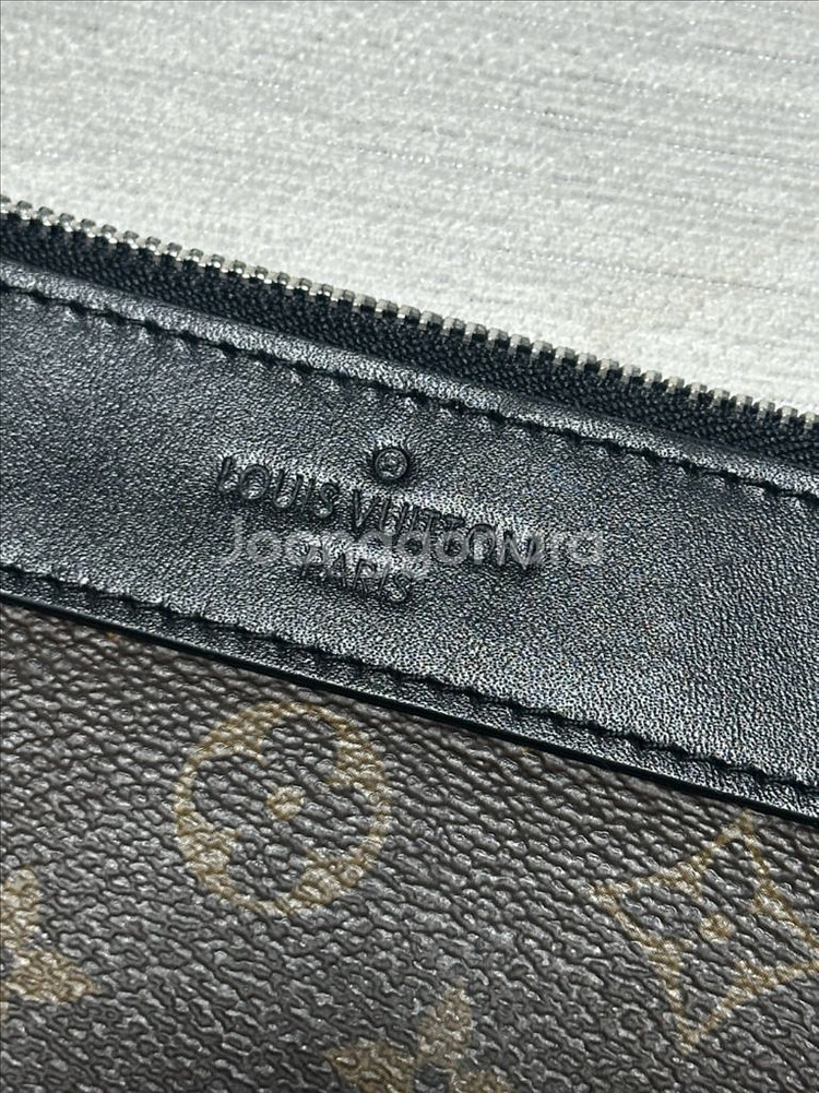 루이비통 클러치백 디스커버리 포쉐트--1