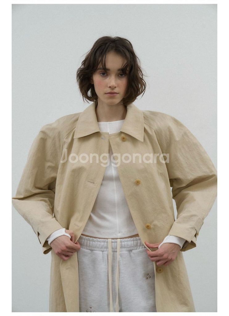 (새상품) 포에토 glossy trench coat 글--0