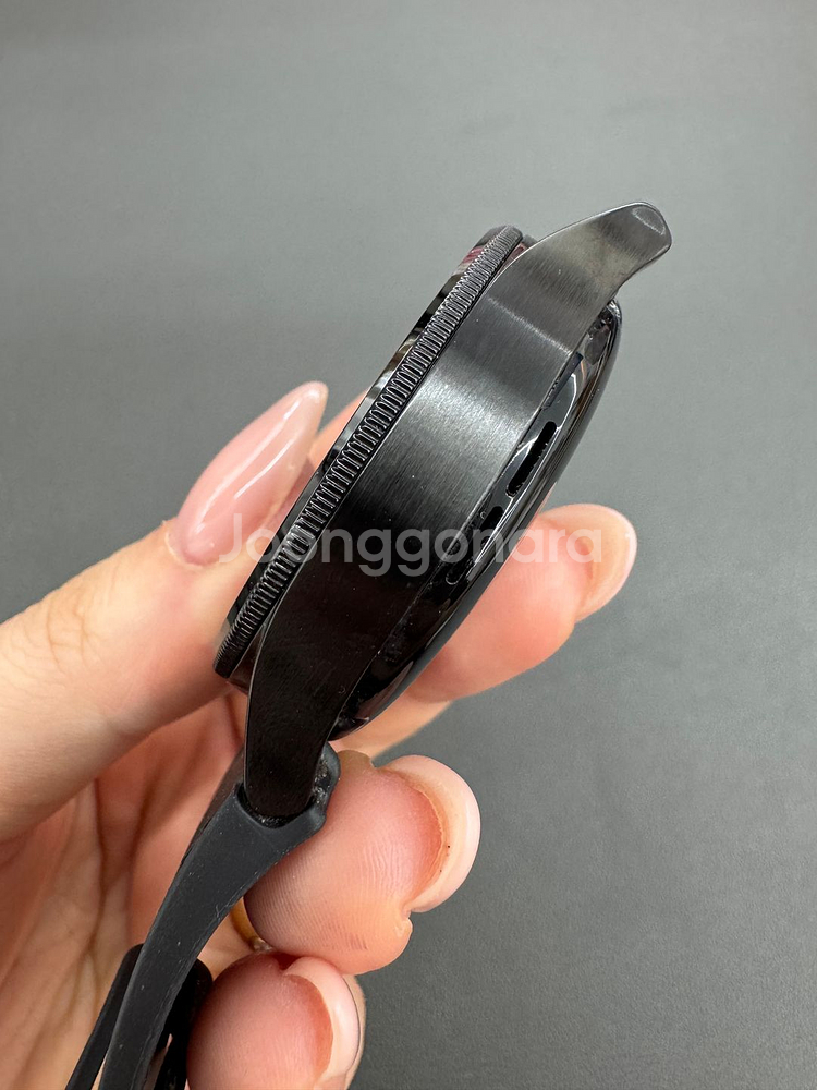 071050 갤럭시워치6클래식 블랙 43mm 판매합니다--4