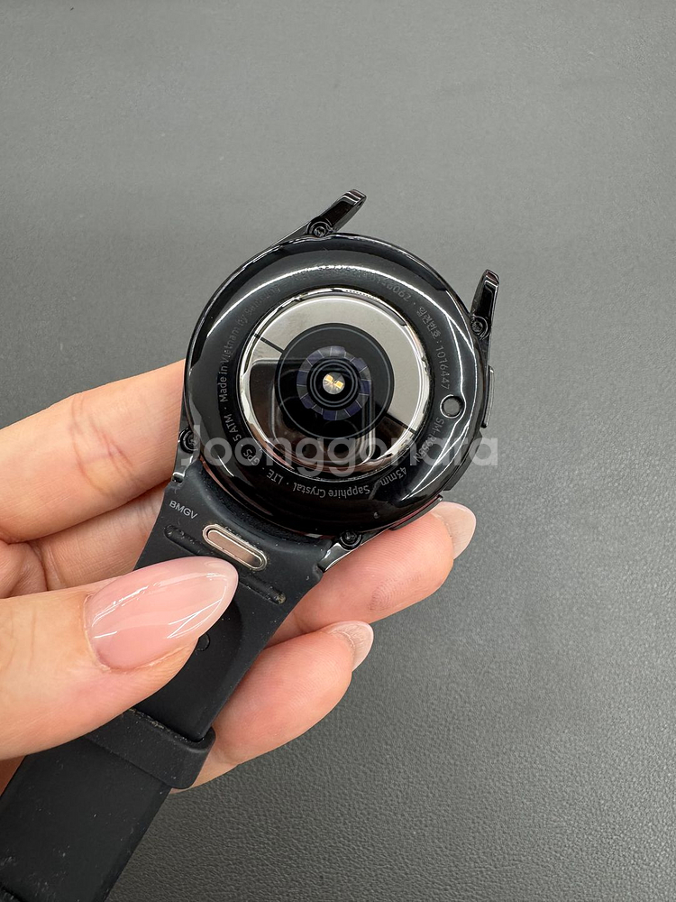071050 갤럭시워치6클래식 블랙 43mm 판매합니다--5