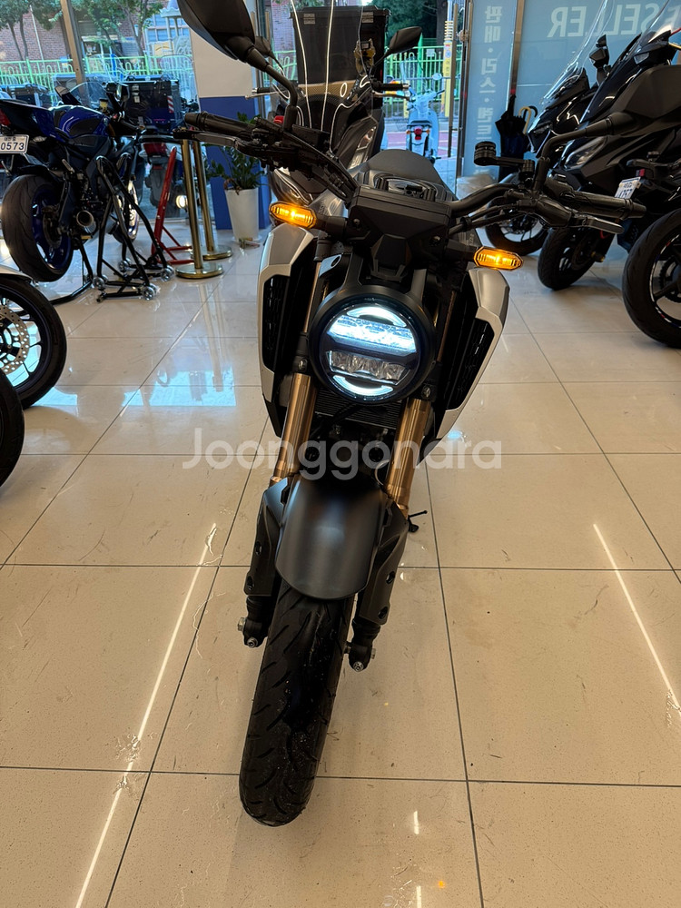 cb125r 22년식 싸게팔아봅니다--1
