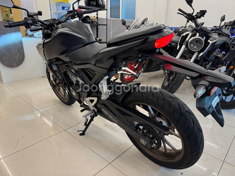 cb125r 22년식 싸게팔아봅니다--5
