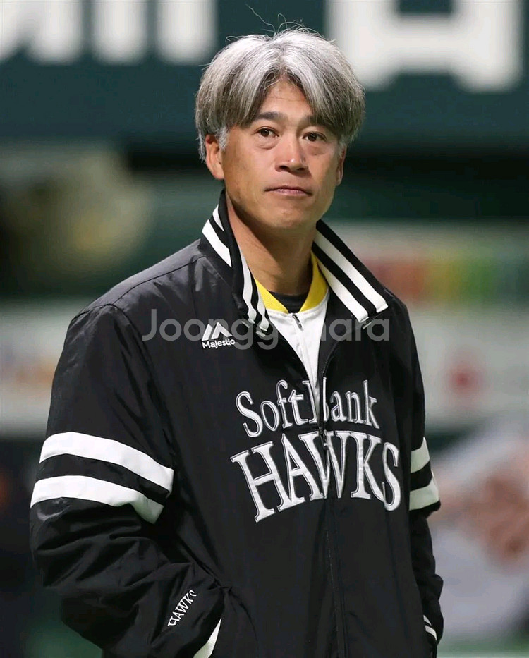 NPB 마제스틱 소프트뱅크 호크스 동계 스타디움 자켓--8