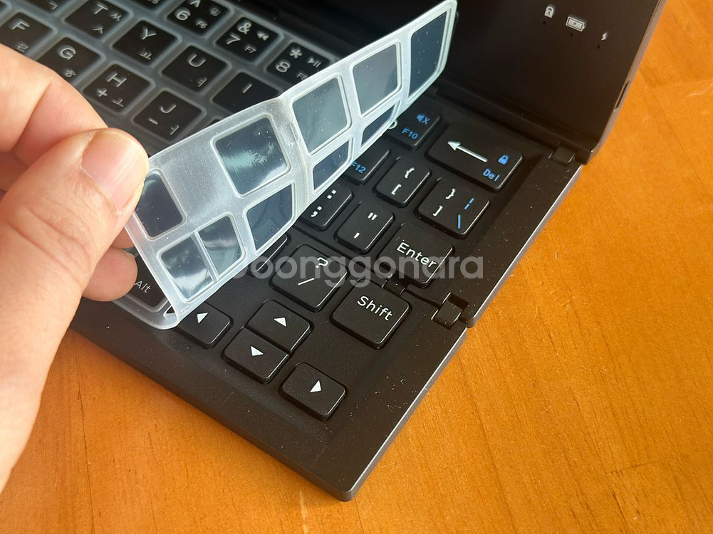 휴대용 접이식 블루투스 키보드 스마트폰 태블릿 거치--2