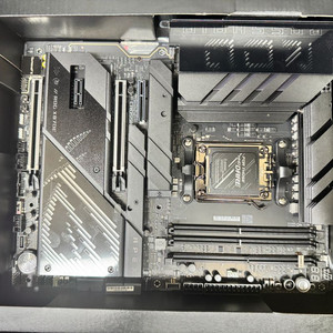 Rog X870E APEX 팝니다