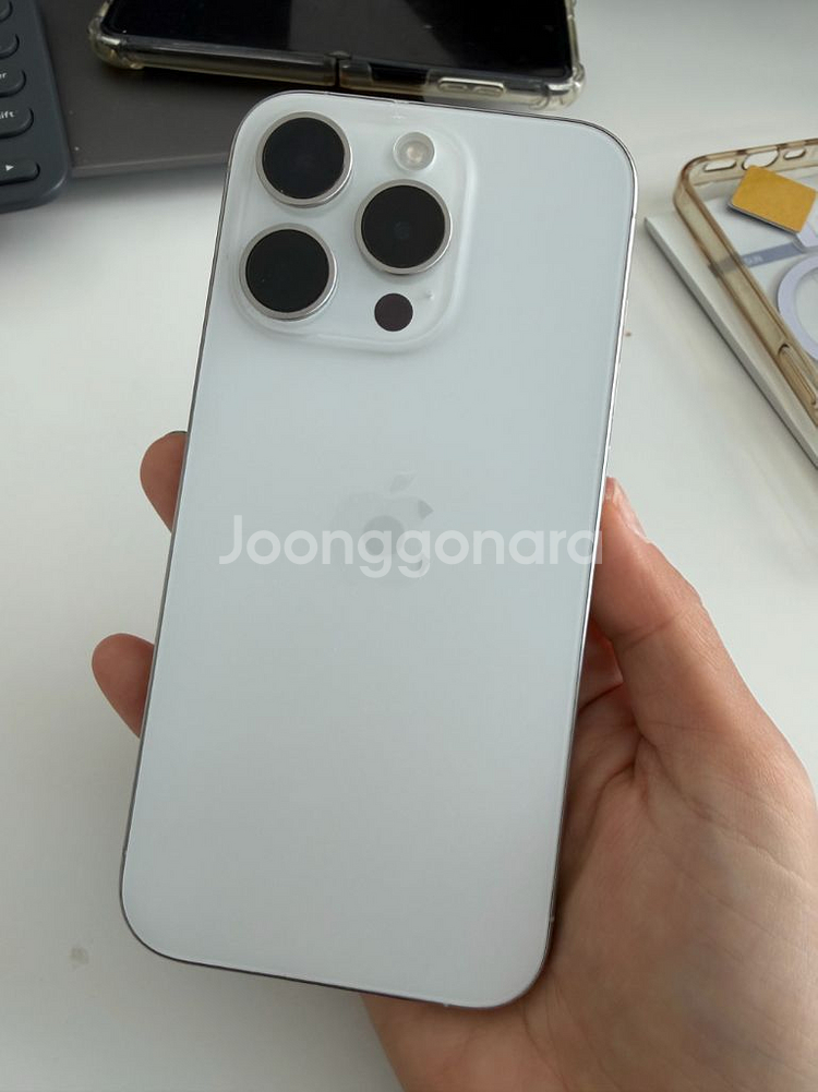 아이폰15pro 화이트 256G--0