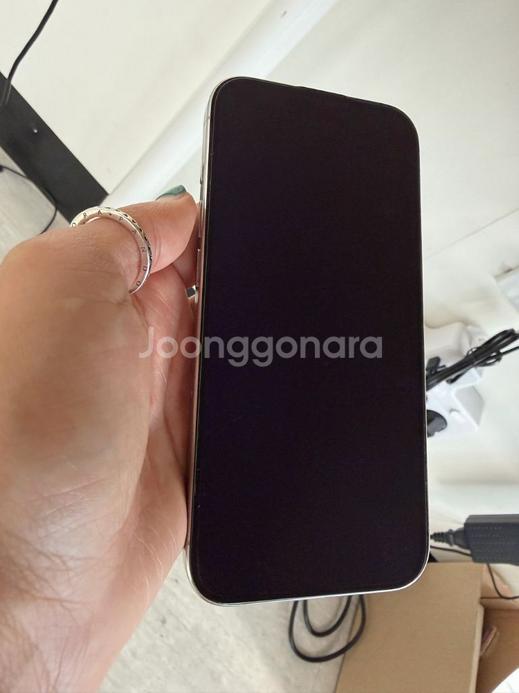아이폰15pro 화이트 256G--4
