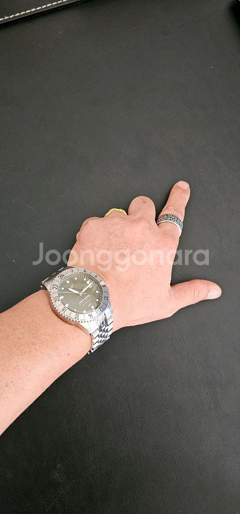 AV86 Watch--8