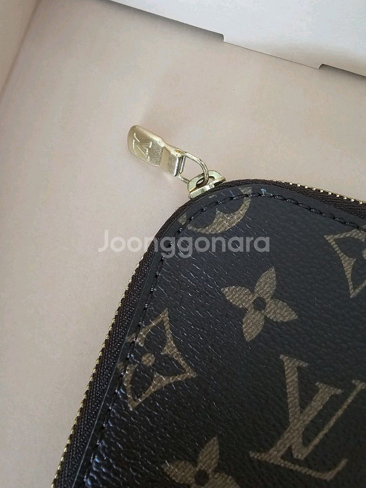 루이비통 에튀보야주 GM 클러치백 M43442--2