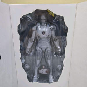 핫토이 아이언맨 마크7 이미지