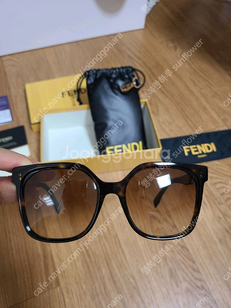 펜디 선글라스 FE4007F--0