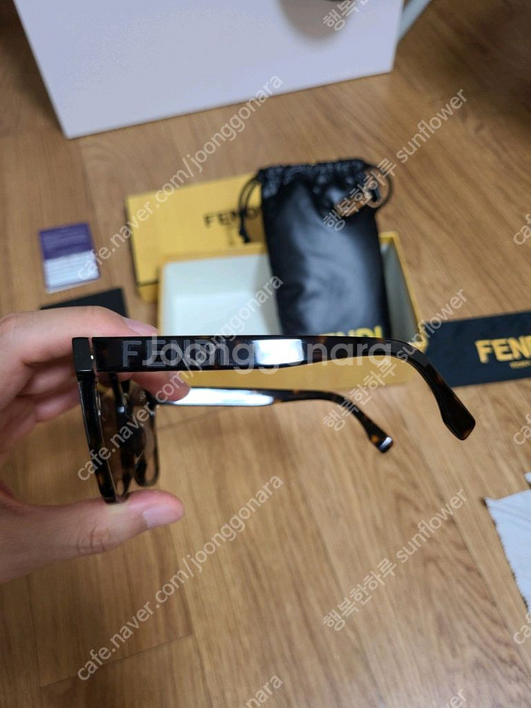 펜디 선글라스 FE4007F--2