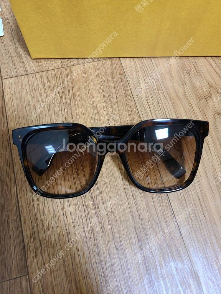 펜디 선글라스 FE4007F--5