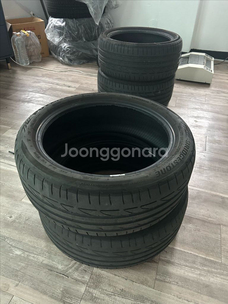 브릿지스톤 s001 18인치 벤츠mo 타이어 팝니다--1