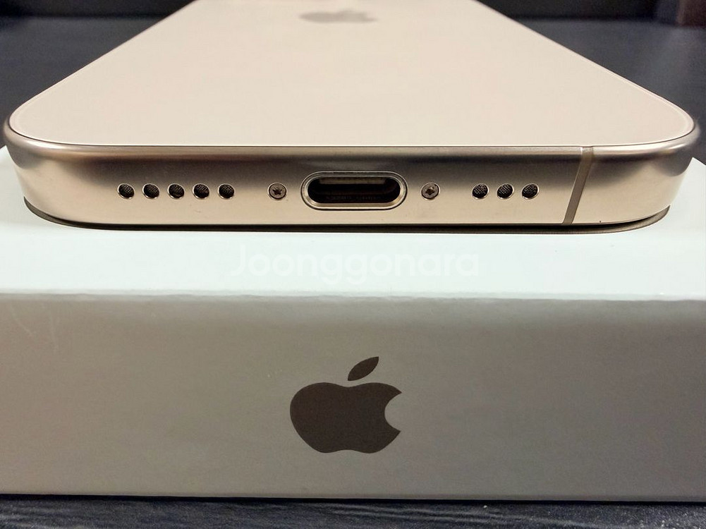 아이폰 16 프로 데저트 티타늄 256GB 팝니다--5
