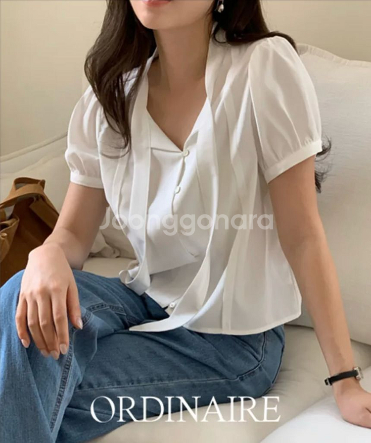 [새상품] 가내스라 뮤즈 크롭 블라우스 아이보리--0