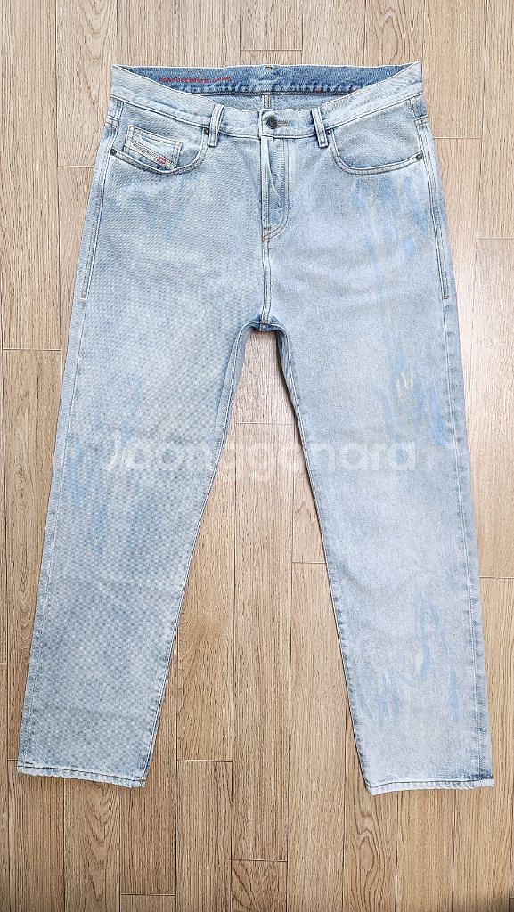 정품 디젤 테이퍼드핏 워시드 청바지 34 35--0