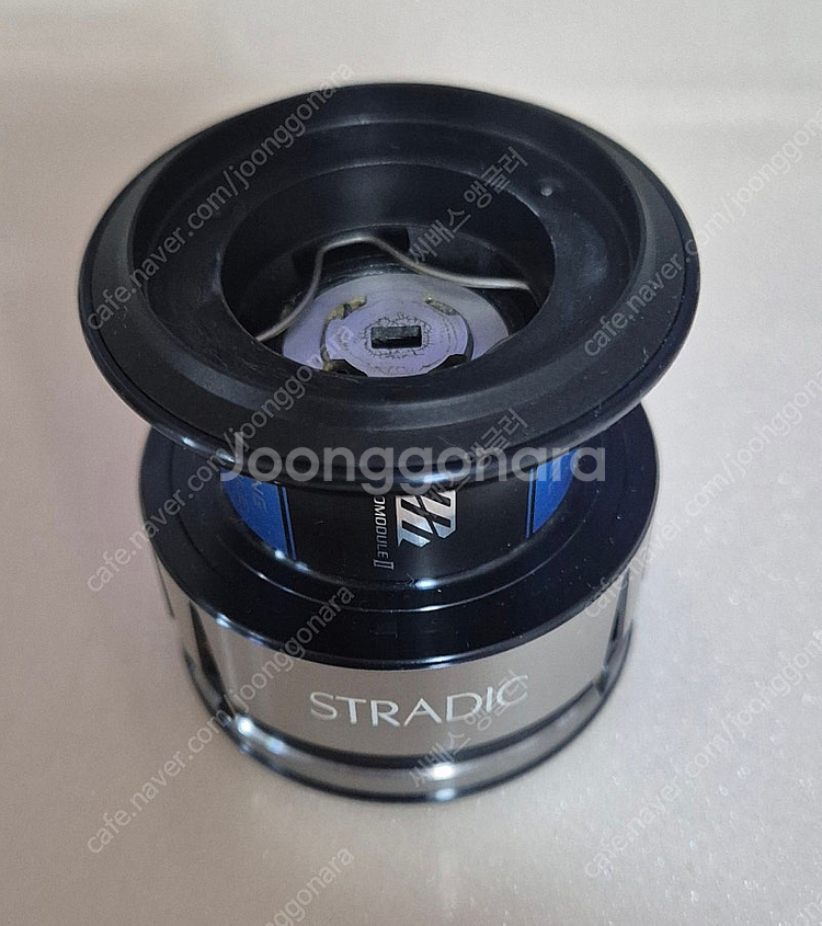 19스트라딕 4000 보조스풀 팝니다.--0