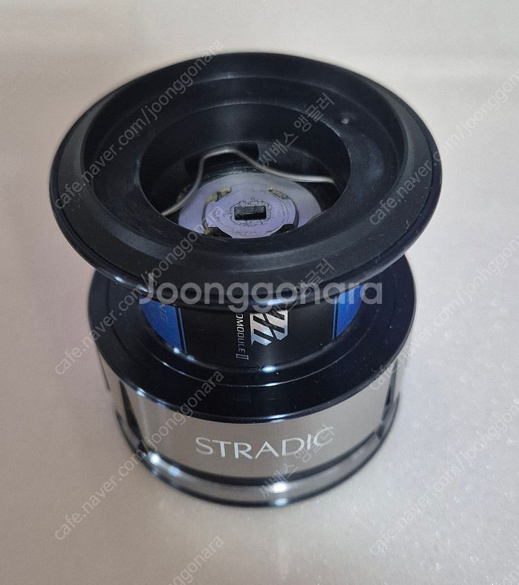 19스트라딕 4000 보조스풀 팝니다.--1