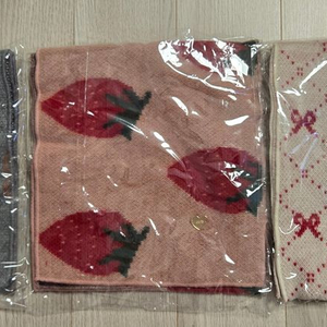 크림브륄레 머플러(곰 딸기 리본)