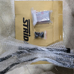 스트라이다 정품 거치대 새것 싸게팝니다.