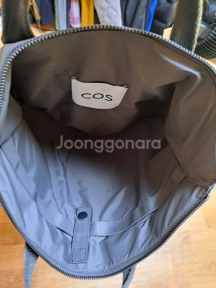 코스(cos) 2웨이 메신저백--3