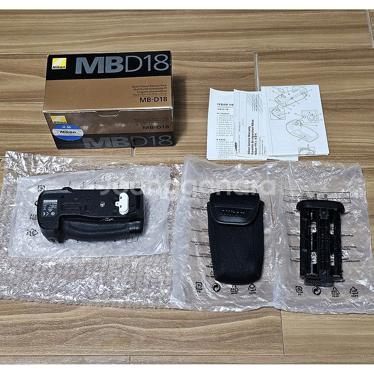 니콘 세로그립 MB-D18 박스풀셋 팝니다.--0