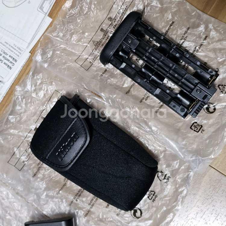 니콘 세로그립 MB-D18 박스풀셋 팝니다.--2