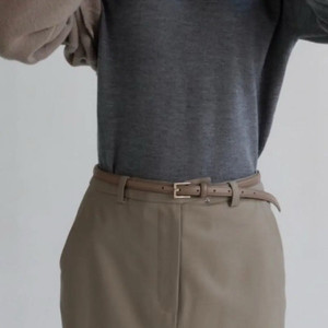문달 Thin Leather Belt in Beige