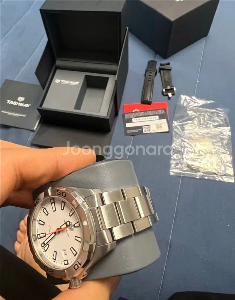 태그호이어 아쿠아레이서 흰판 쿼츠 41mm 판매합니다.--1