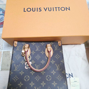 루이비통 내장칩 정품 삭플라bb + 플라워백참