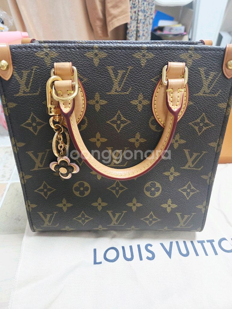 루이비통 내장칩 정품 삭플라bb + 플라워백참--1