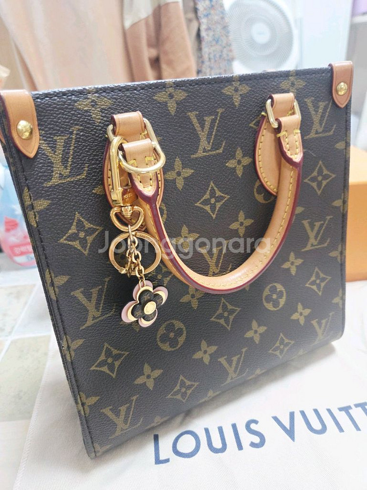 루이비통 내장칩 정품 삭플라bb + 플라워백참--7