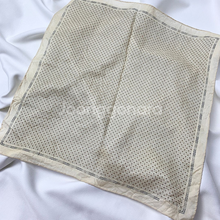 [정품] 버버리 코튼 스카프 손수건 반다나--0