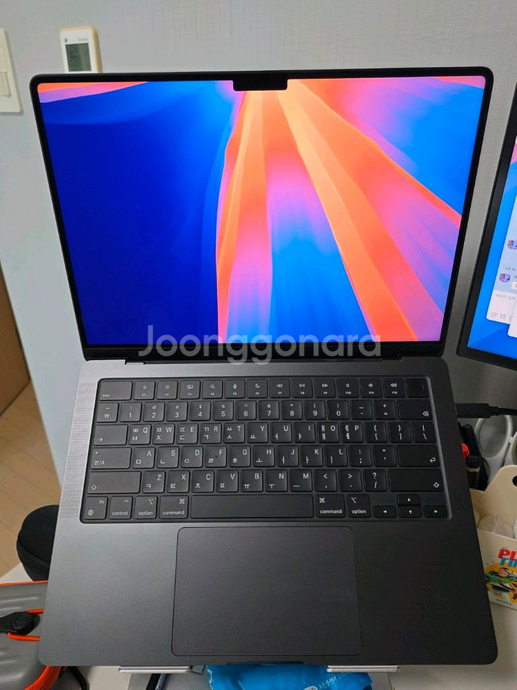 맥북프로 판매합니다. 14인치 M4 Pro 12 코어--0