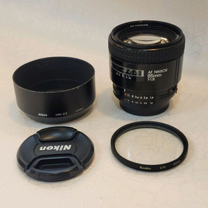 니콘 af 85mm 1:1.8