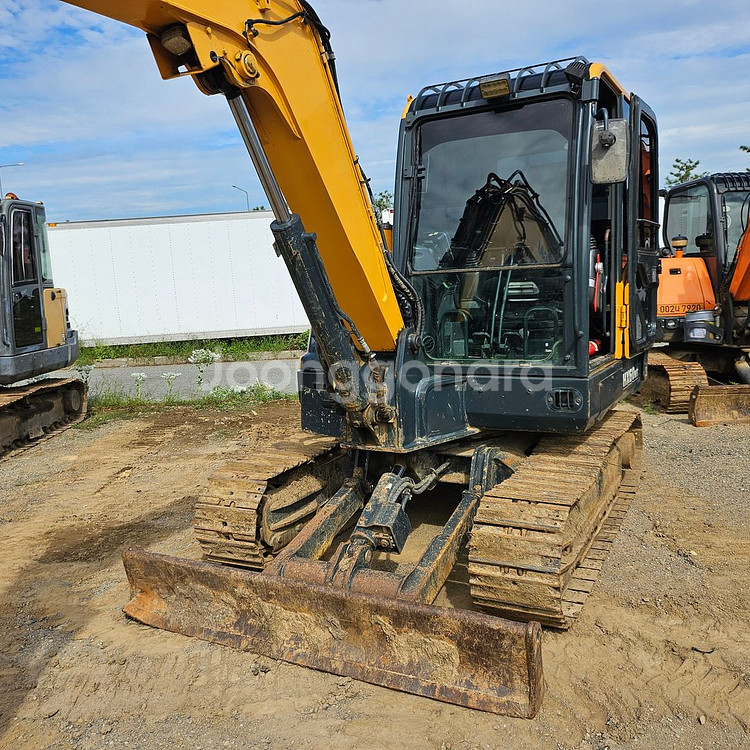 현대 02 공투 중고굴삭기 HX60MT 2017년식--4